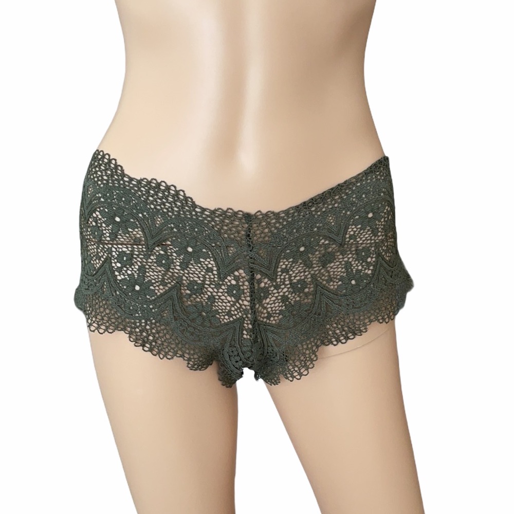Vintage Victoria Secret cheeky green lace shortie panty size M